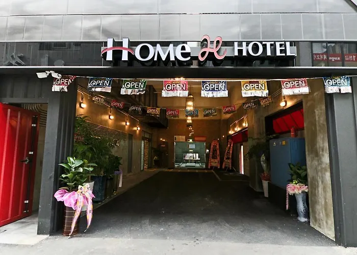 Hotel Home 3*