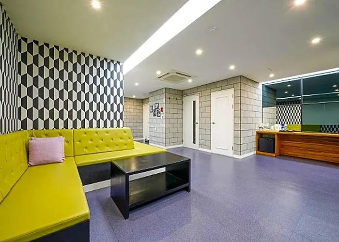 Hotel Home Hotel 3*