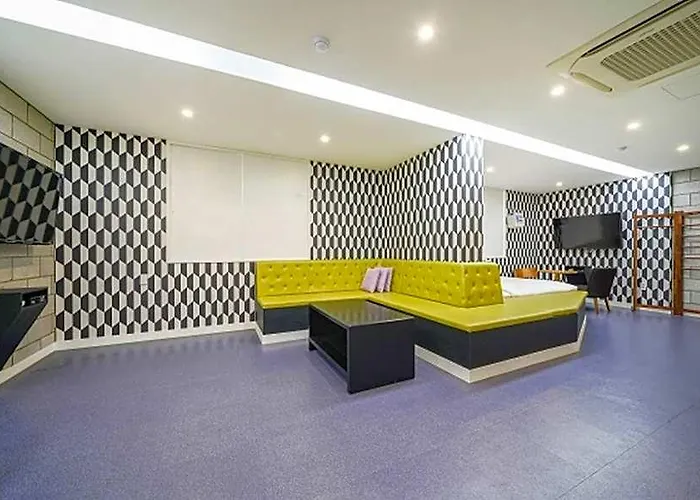 Hotel Hotel Home 3*