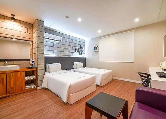 Hotel Home Hotel 3*