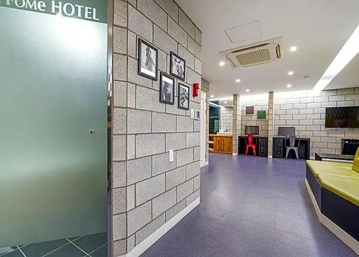 Hotel Home 3*