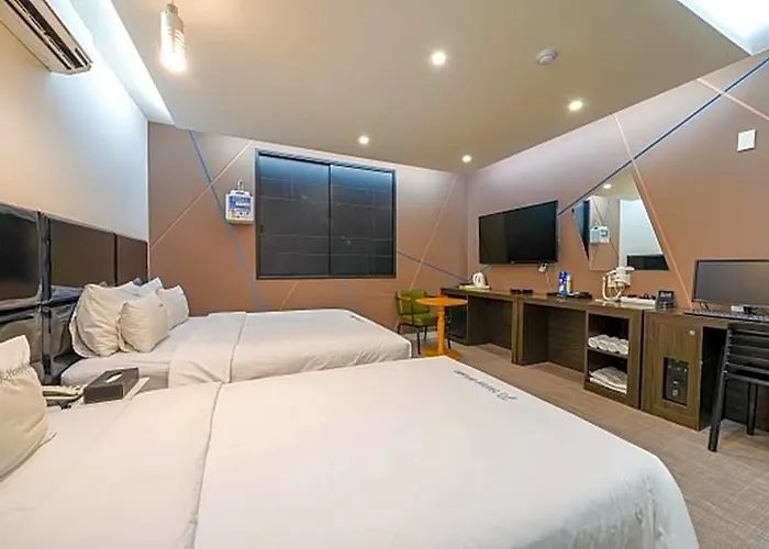 Hotel Home Hotel 3*