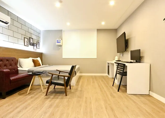Hotel Hotel Home 3*